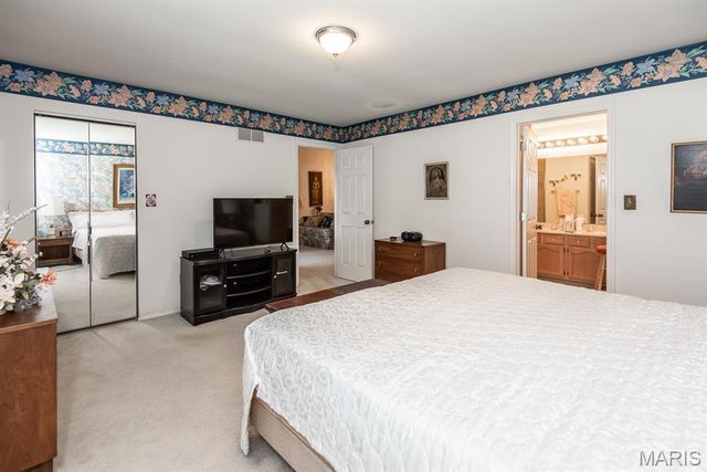3940 Grand National Drive, Florissant, MO 63034
