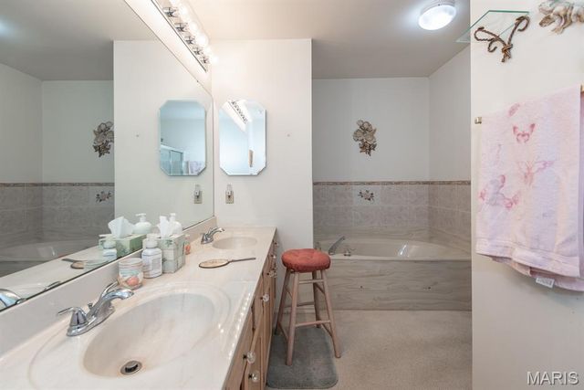 3940 Grand National Drive, Florissant, MO 63034