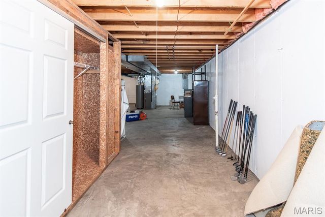 3940 Grand National Drive, Florissant, MO 63034