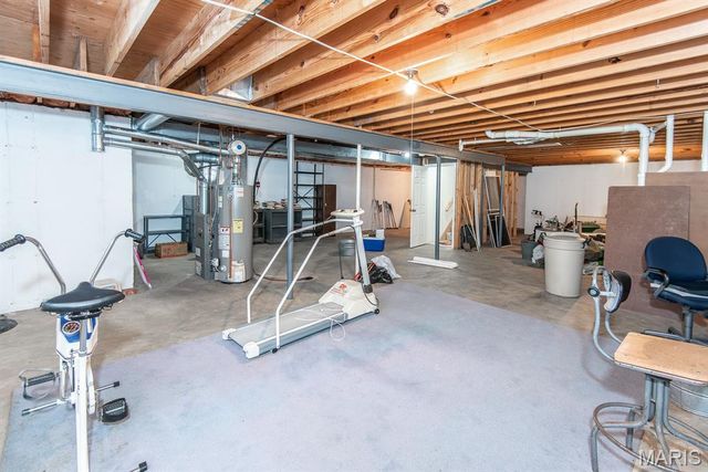 3940 Grand National Drive, Florissant, MO 63034
