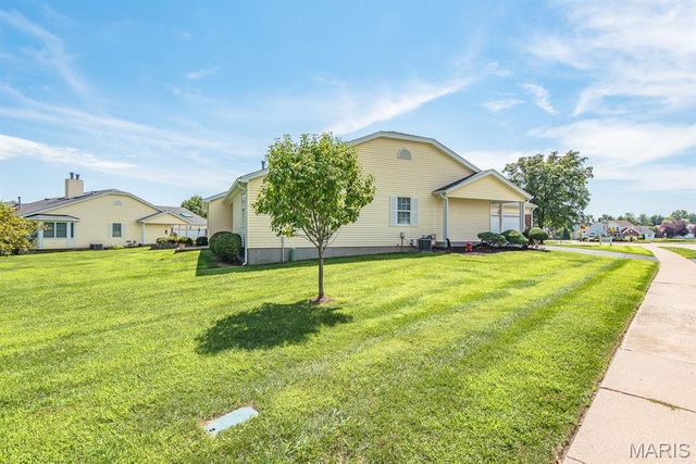 3940 Grand National Drive, Florissant, MO 63034