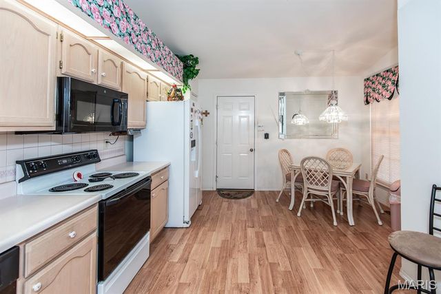 3940 Grand National Drive, Florissant, MO 63034