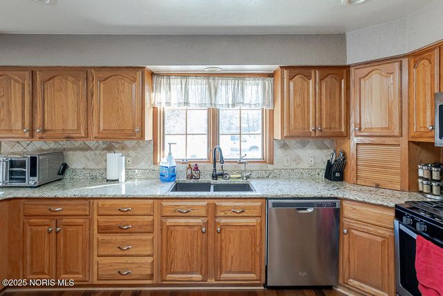 14060 Harrison Road, Grand Rapids, OH 43522