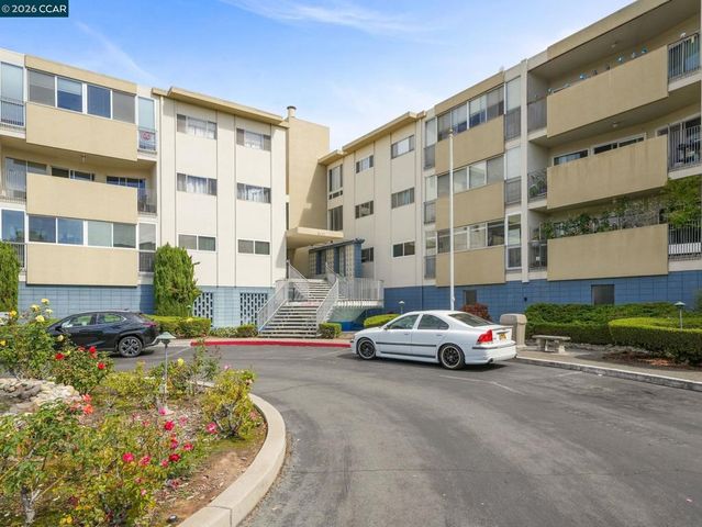 2137 2137 Otis Dr 111, Alameda, CA 94501