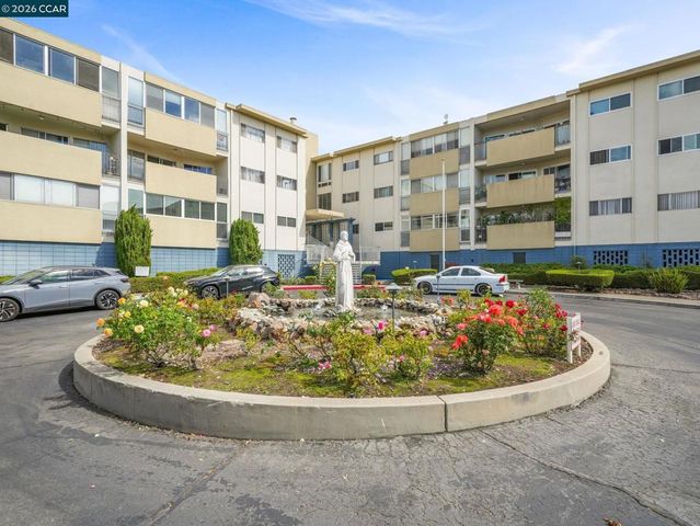 2137 2137 Otis Dr 111, Alameda, CA 94501