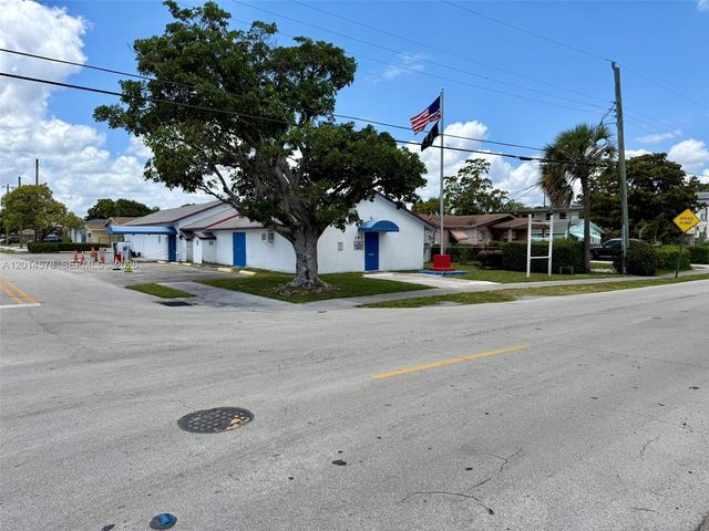 141 SW 2nd St, Deerfield Beach, FL 33441