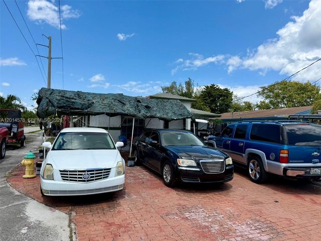 141 SW 2nd St, Deerfield Beach, FL 33441