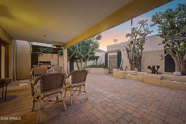 2631 E BEEKMAN Place, Phoenix, AZ 85016