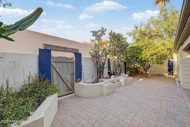 2631 E BEEKMAN Place, Phoenix, AZ 85016