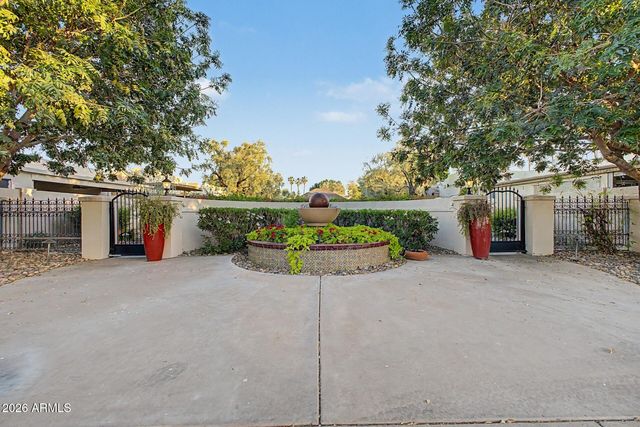 2631 E BEEKMAN Place, Phoenix, AZ 85016