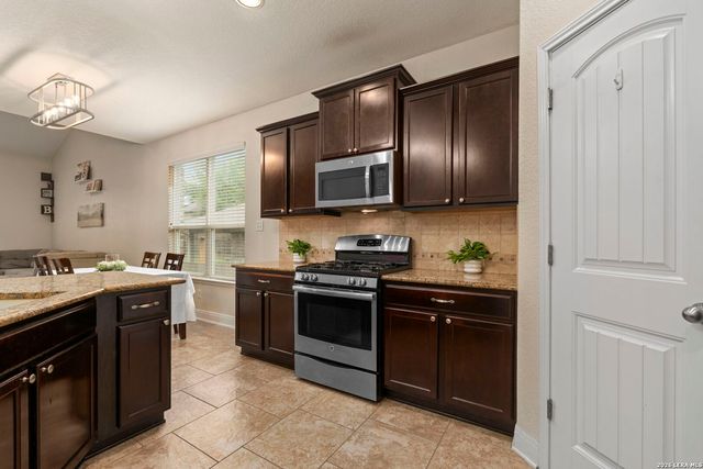 6111 Big Bend Cove, San Antonio, TX 78253