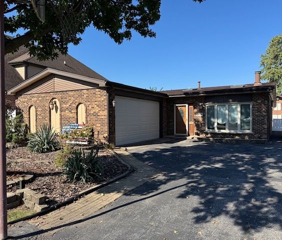 10016 Harnew Road, Oak Lawn, IL 60453