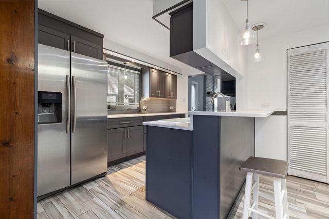 10016 Harnew Road, Oak Lawn, IL 60453