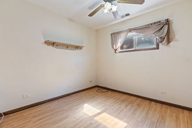 10016 Harnew Road, Oak Lawn, IL 60453