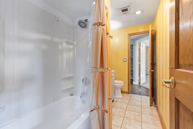 10016 Harnew Road, Oak Lawn, IL 60453