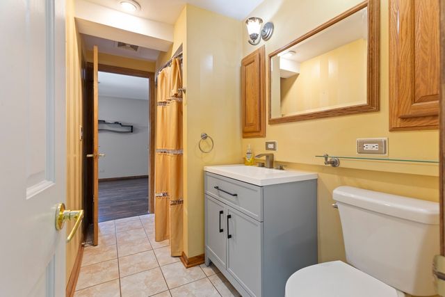 10016 Harnew Road, Oak Lawn, IL 60453