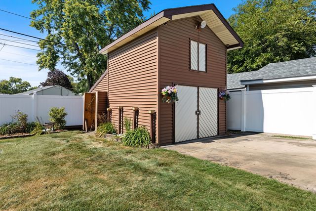 10016 Harnew Road, Oak Lawn, IL 60453