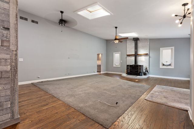 10016 Harnew Road, Oak Lawn, IL 60453