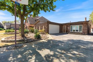 10016 Harnew Road, Oak Lawn, IL 60453