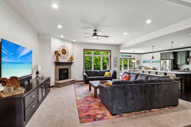 318 Cypress POINT, North Prairie, WI 53153