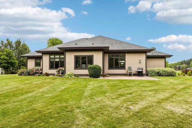 318 Cypress POINT, North Prairie, WI 53153