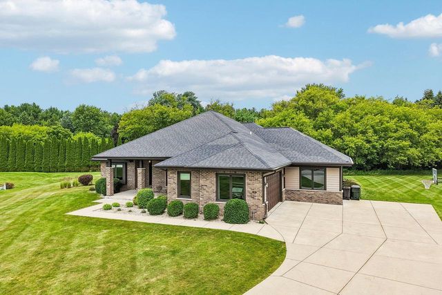 318 Cypress POINT, North Prairie, WI 53153