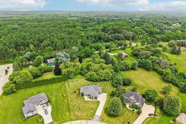 318 Cypress POINT, North Prairie, WI 53153