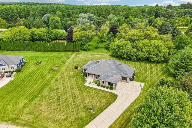 318 Cypress POINT, North Prairie, WI 53153