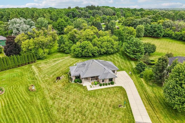 318 Cypress POINT, North Prairie, WI 53153