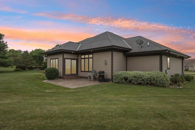 318 Cypress POINT, North Prairie, WI 53153