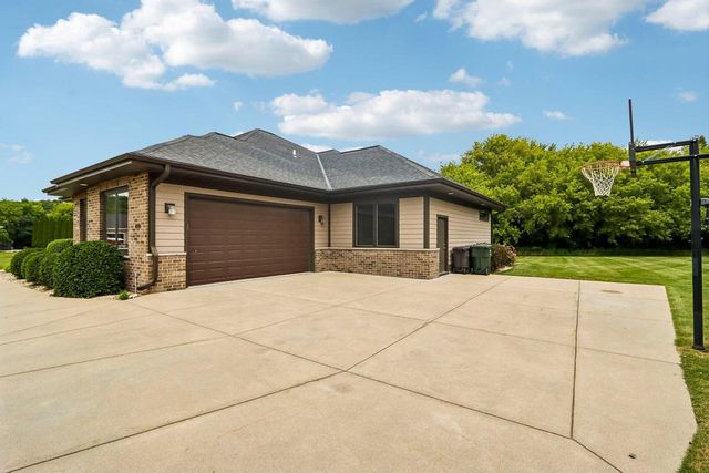 318 Cypress POINT, North Prairie, WI 53153