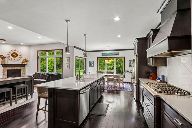 318 Cypress POINT, North Prairie, WI 53153