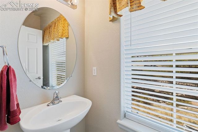 4090 Star View, Colorado Springs, CO 80907