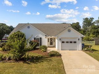 903 Woodhill Drive, Fletcher, NC 28732
