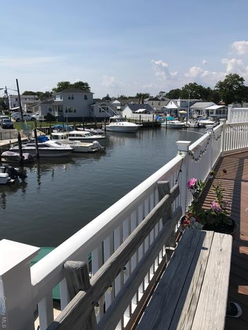 729 S 9th Street, Lindenhurst, NY 11757