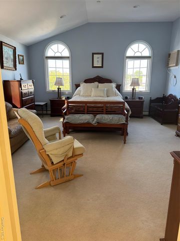 729 S 9th Street, Lindenhurst, NY 11757