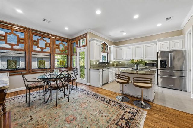 715 Birdsall Street, Houston, TX 77007