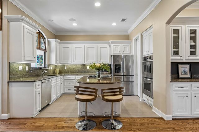 715 Birdsall Street, Houston, TX 77007