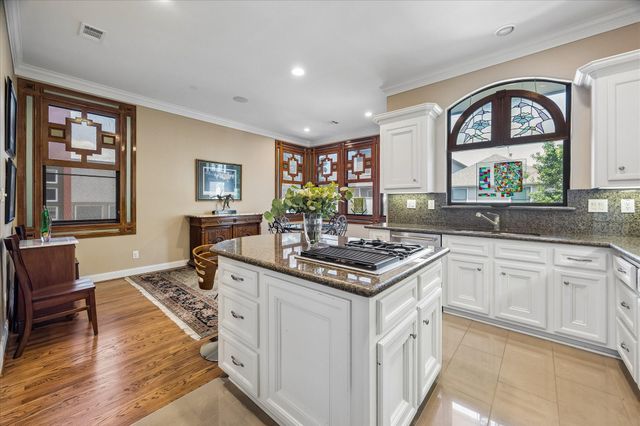 715 Birdsall Street, Houston, TX 77007
