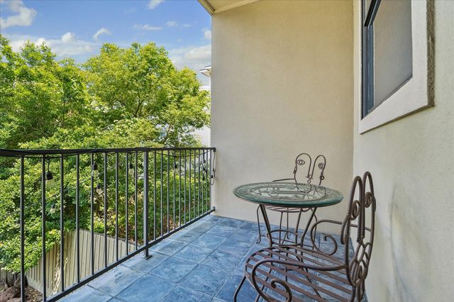 715 Birdsall Street, Houston, TX 77007