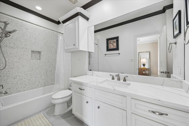 715 Birdsall Street, Houston, TX 77007