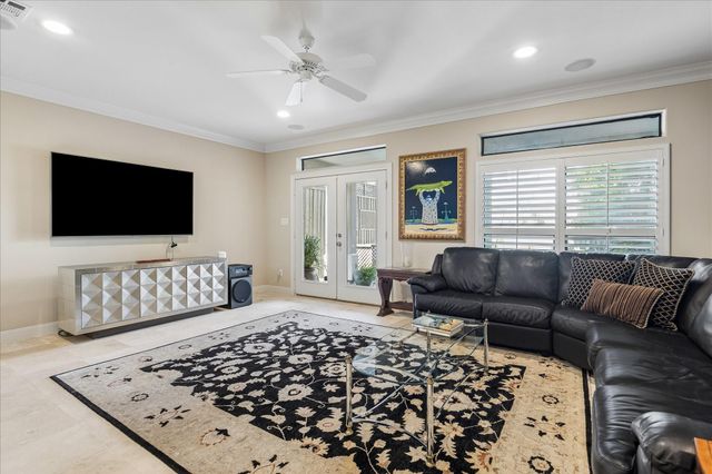 715 Birdsall Street, Houston, TX 77007