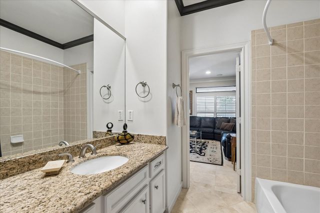 715 Birdsall Street, Houston, TX 77007