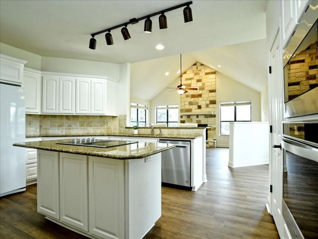 505 Vista View Trail, Spicewood, TX 78669