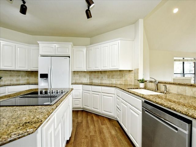 505 Vista View Trail, Spicewood, TX 78669