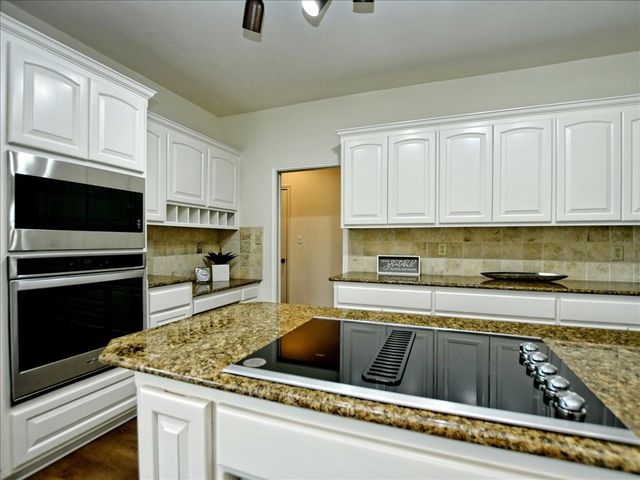 505 Vista View Trail, Spicewood, TX 78669