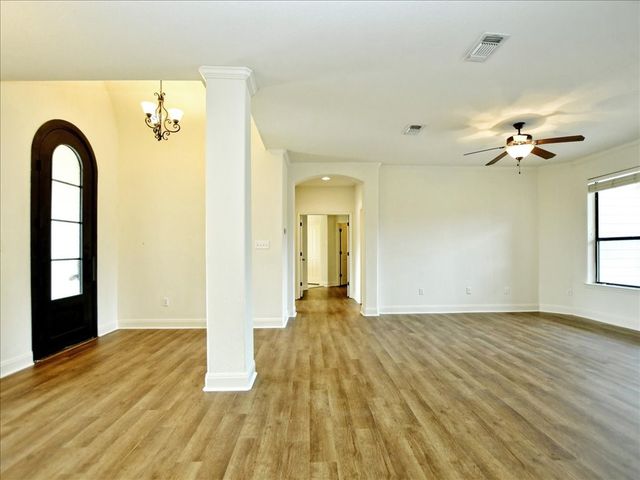 505 Vista View Trail, Spicewood, TX 78669