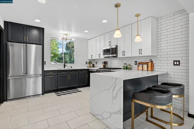 464 Coralie Dr, Walnut Creek, CA 94597