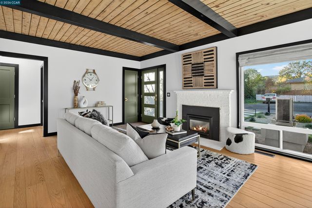 464 Coralie Dr, Walnut Creek, CA 94597