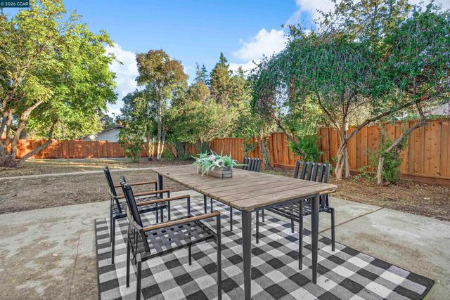 464 Coralie Dr, Walnut Creek, CA 94597